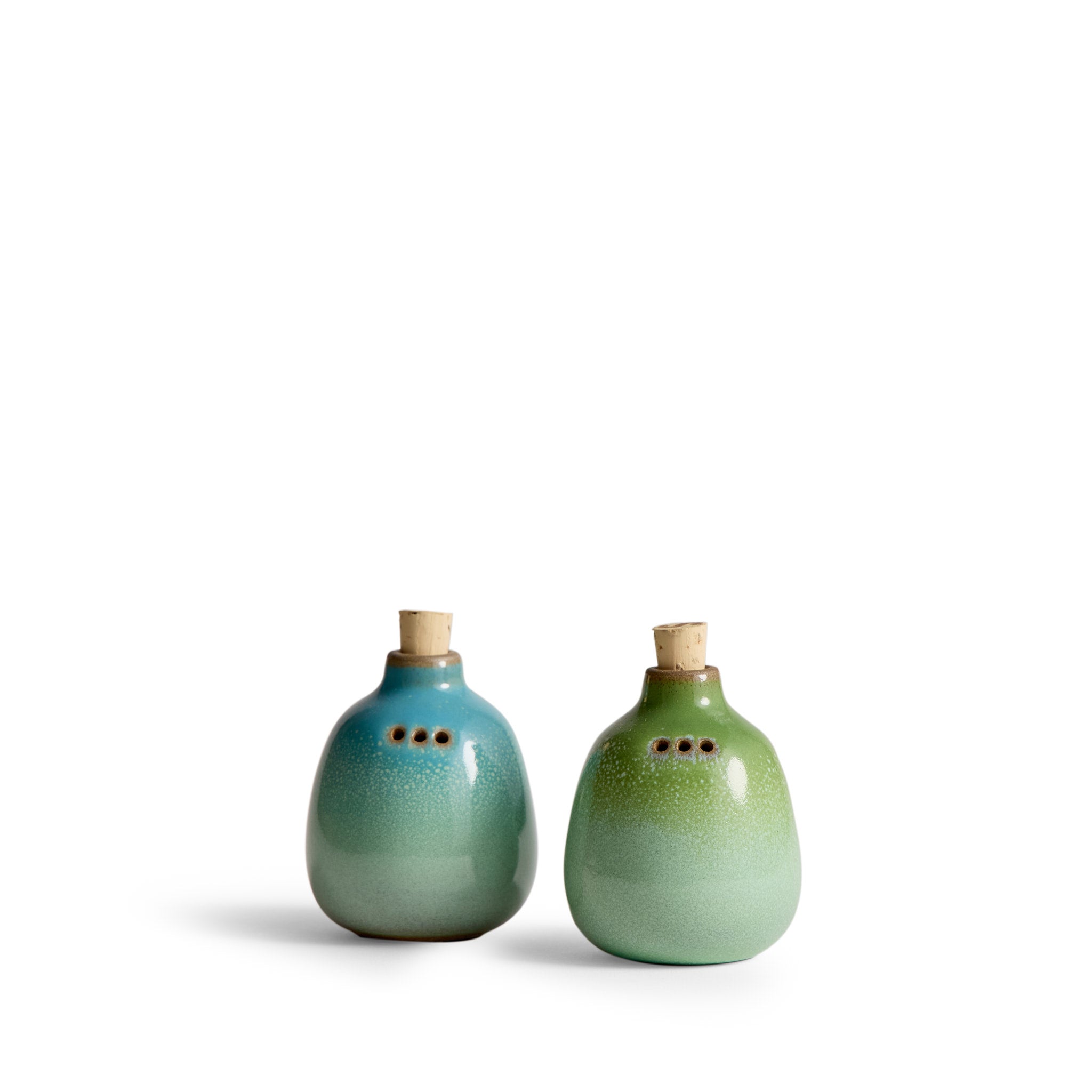 Salt & Pepper Shaker in Cyan / Kitchen Green / Grass Zoom Image 1