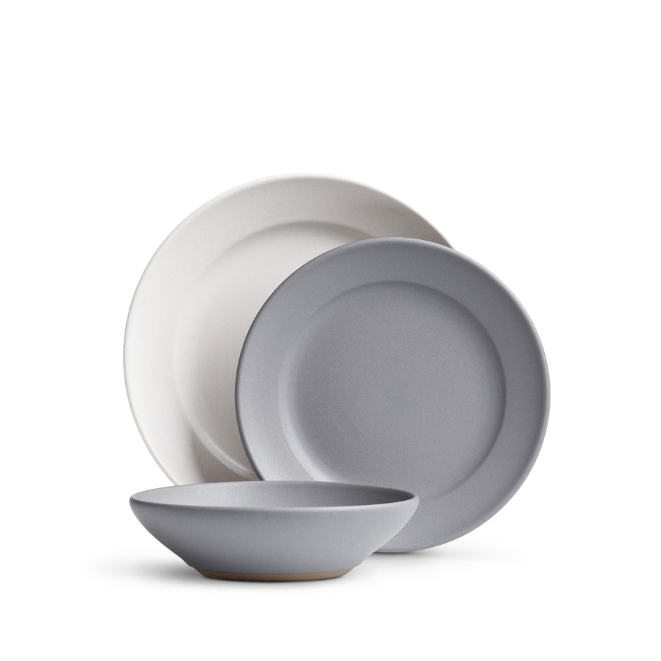 Peralta Dinnerware Set Image 1