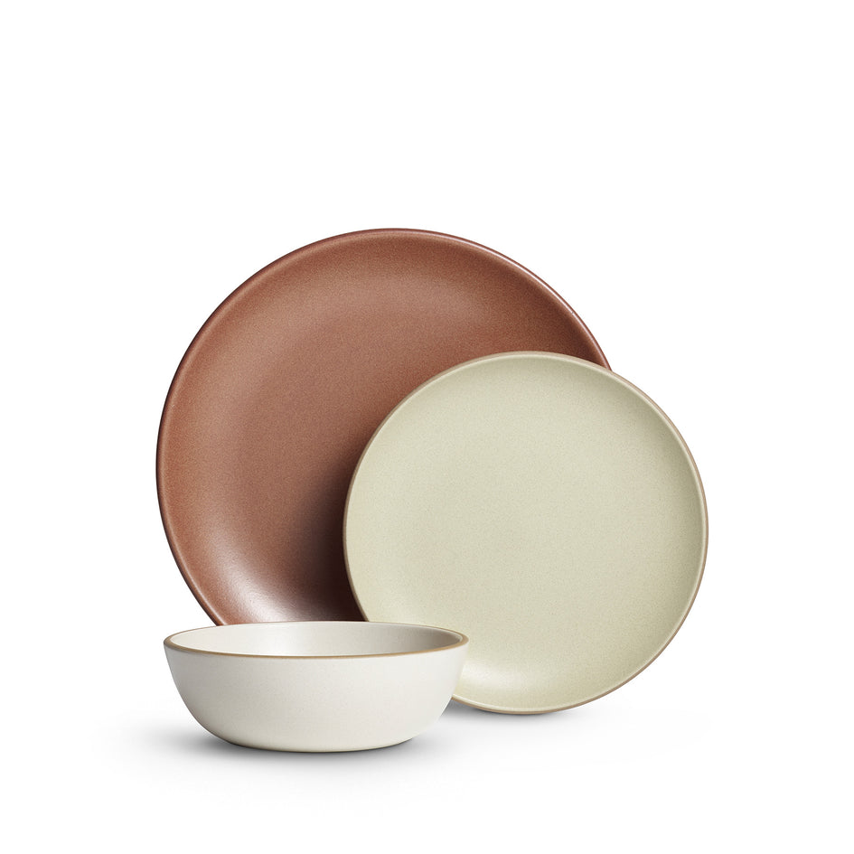 Varda Dinnerware Set Image 1